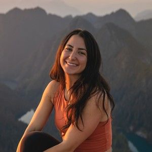 Meet your Posher, Angela